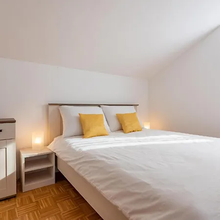 Apartment Sidro *